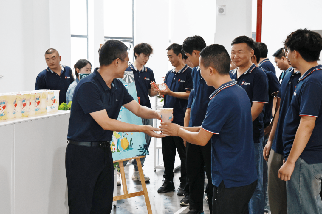 戰高溫 送清涼 | 江蘇北人工會開展員工關懷活動