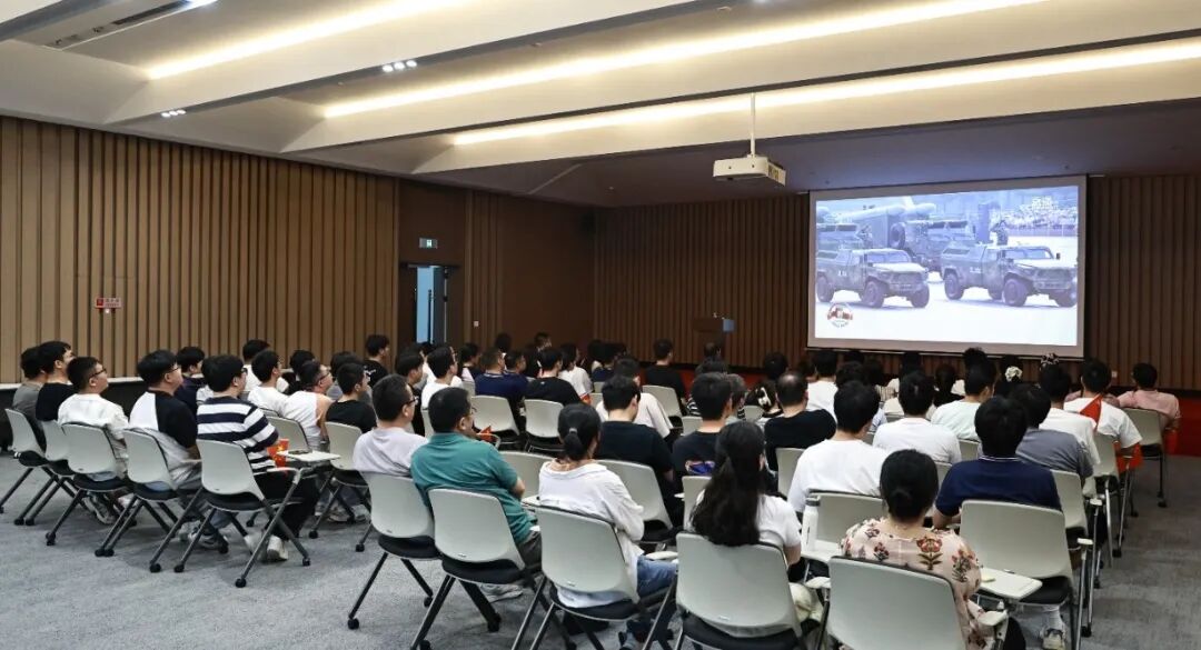 愿以吾輩之青春 捍衛盛世之中華 | 江蘇北人組織觀看九三閱兵儀式