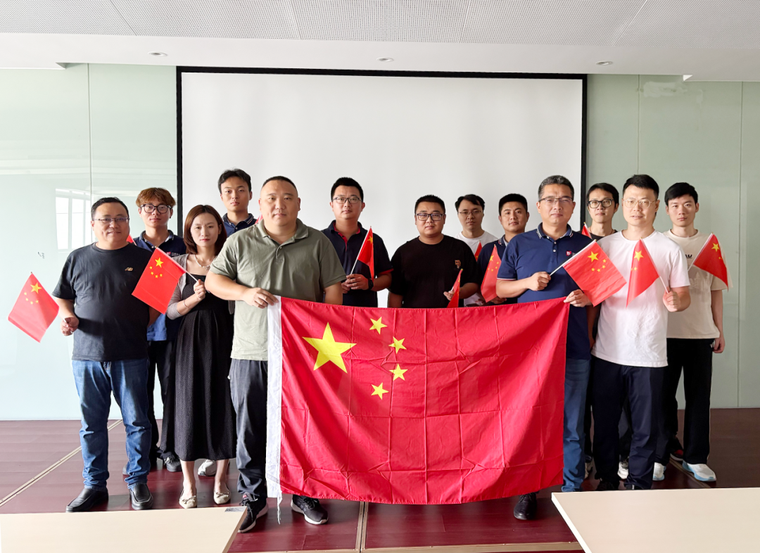 愿以吾輩之青春 捍衛盛世之中華 | 江蘇北人組織觀看九三閱兵儀式